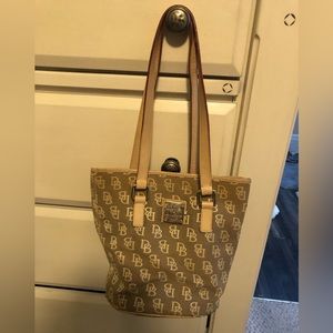 Vintage Dooney and Bourke bucket bag